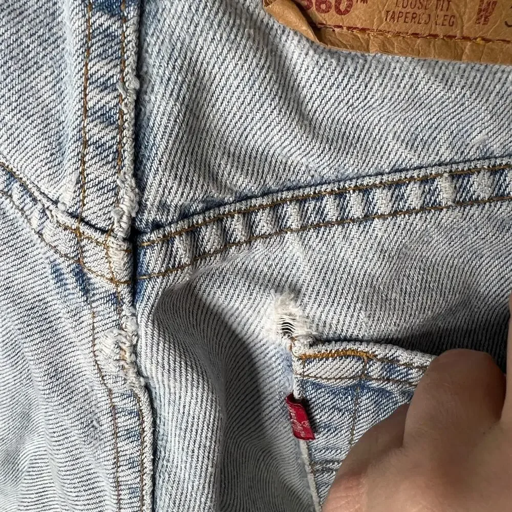 Levi’s Vintage 560 Loose Fit Tapered Denim Jeans 80s FLAW Light Wash Mens 30x30